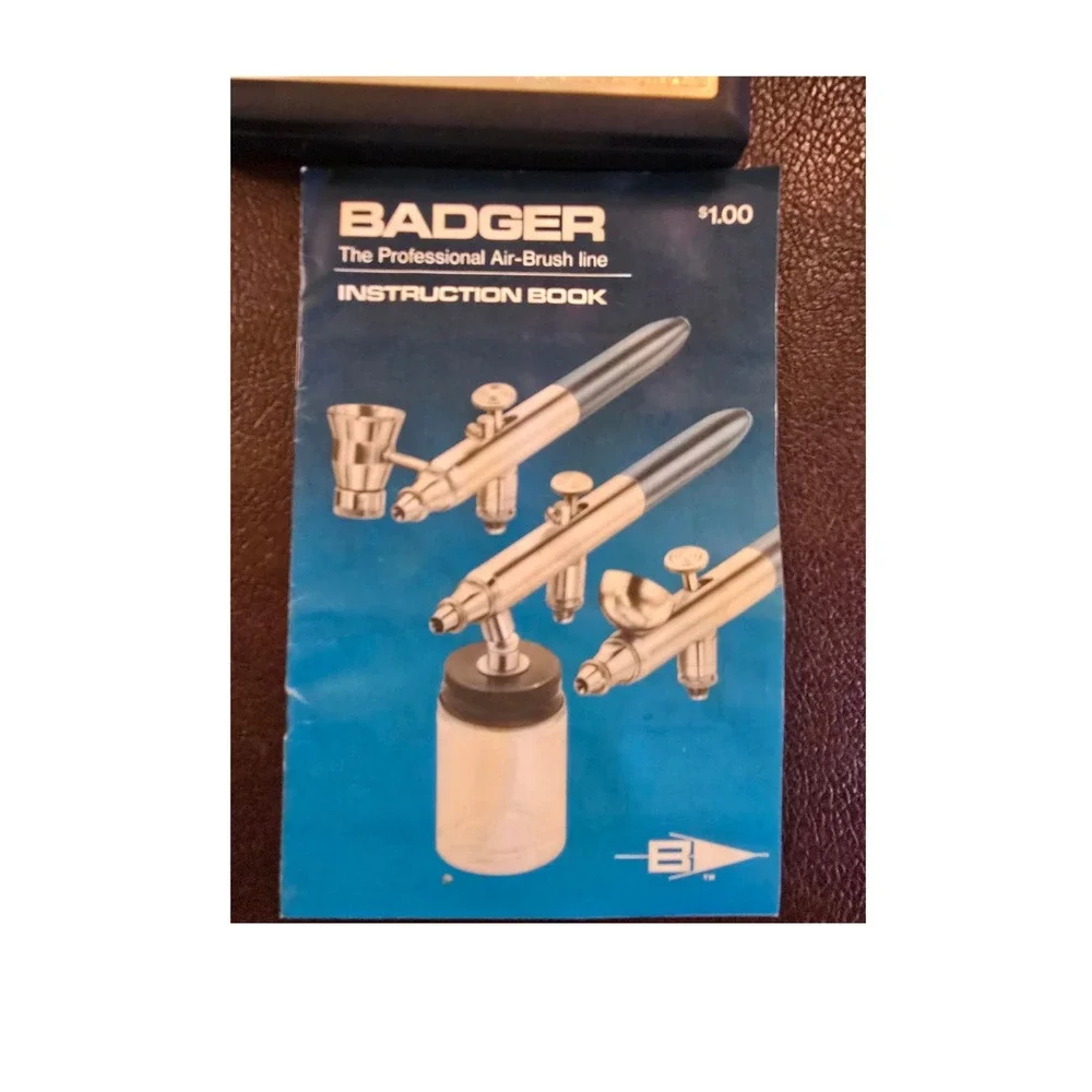 Badger 180-11 Oilless Compressor 100XF‎ Airbrush Kit with Instructional Books